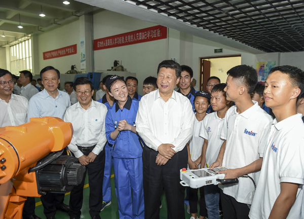 习大大与贵州师范大学学生交流